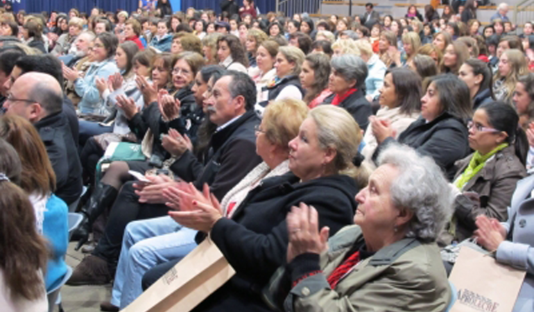 lectura_-_mas_de_medio_millar_de_mujeres_participaron_en_seminario_mujeres_20133